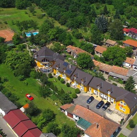 Appartementhaus 5. Jahreszeit Heviz Luaran gambar
