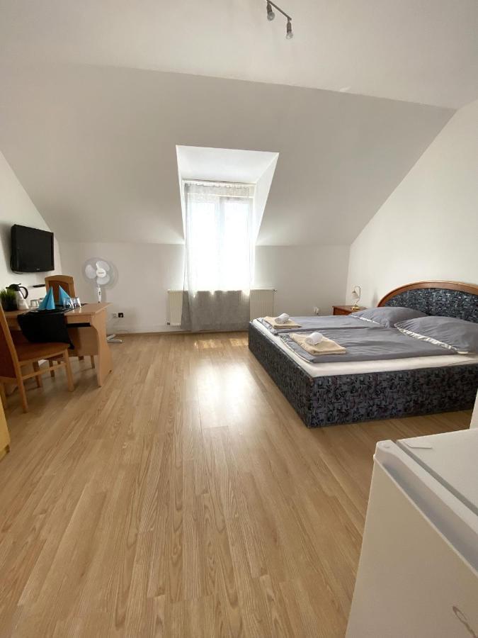Appartementhaus 5. Jahreszeit Heviz Luaran gambar