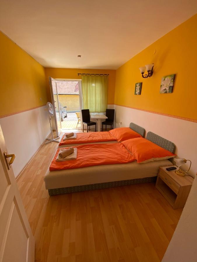 Appartementhaus 5. Jahreszeit Heviz Luaran gambar