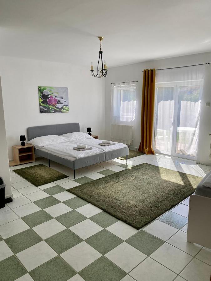 Appartementhaus 5. Jahreszeit Heviz Luaran gambar