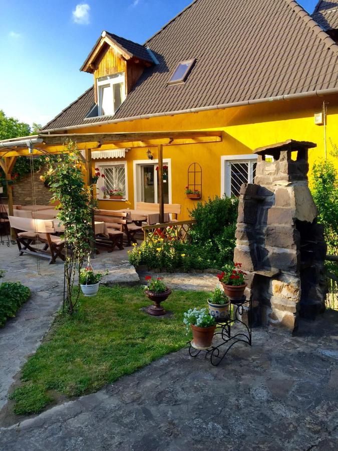 Appartementhaus 5. Jahreszeit Heviz Luaran gambar