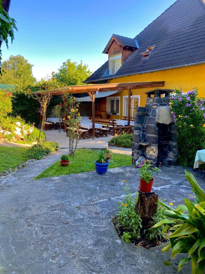 Appartementhaus 5. Jahreszeit Heviz Luaran gambar
